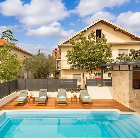 Apartamento Relax S Bazenom I Vanjskim Kominom -