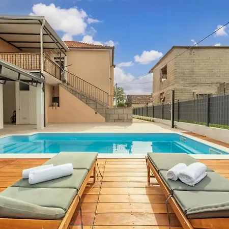 Relax S Bazenom I Vanjskim Kominom - Apartamento *
