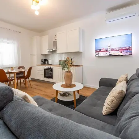 Apartamento Relax S Bazenom I Vanjskim Kominom - Zadar